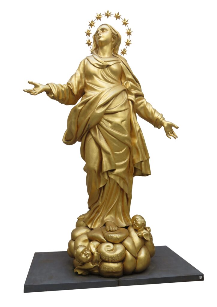 Copia della statua della Madonnina del Duomo